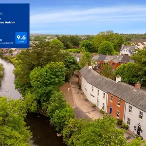 Riverside Townhouse Holiday home
